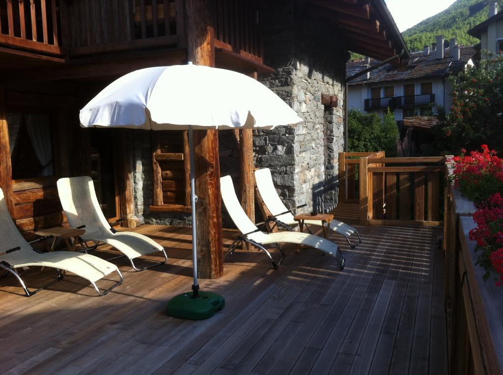 Bed and Breakfast Les Trompeurs chez Odette Cogne Zimmer foto