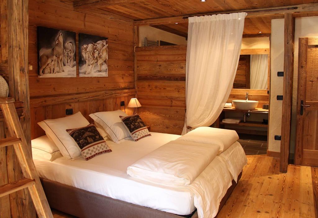 Bed and Breakfast Les Trompeurs chez Odette Cogne Zimmer foto